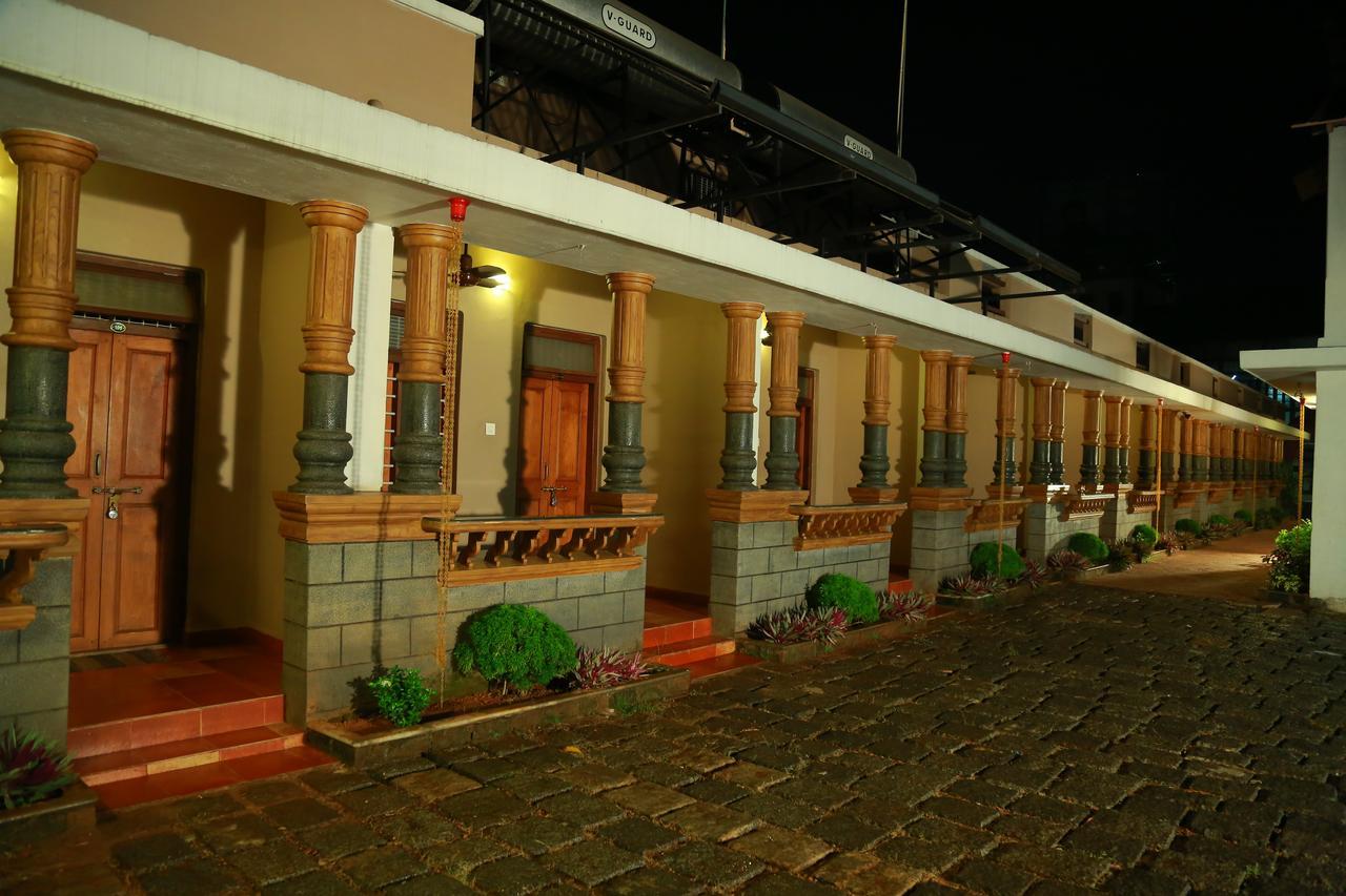 Hotel Gurukripa Heritage Thrissur Exterior foto